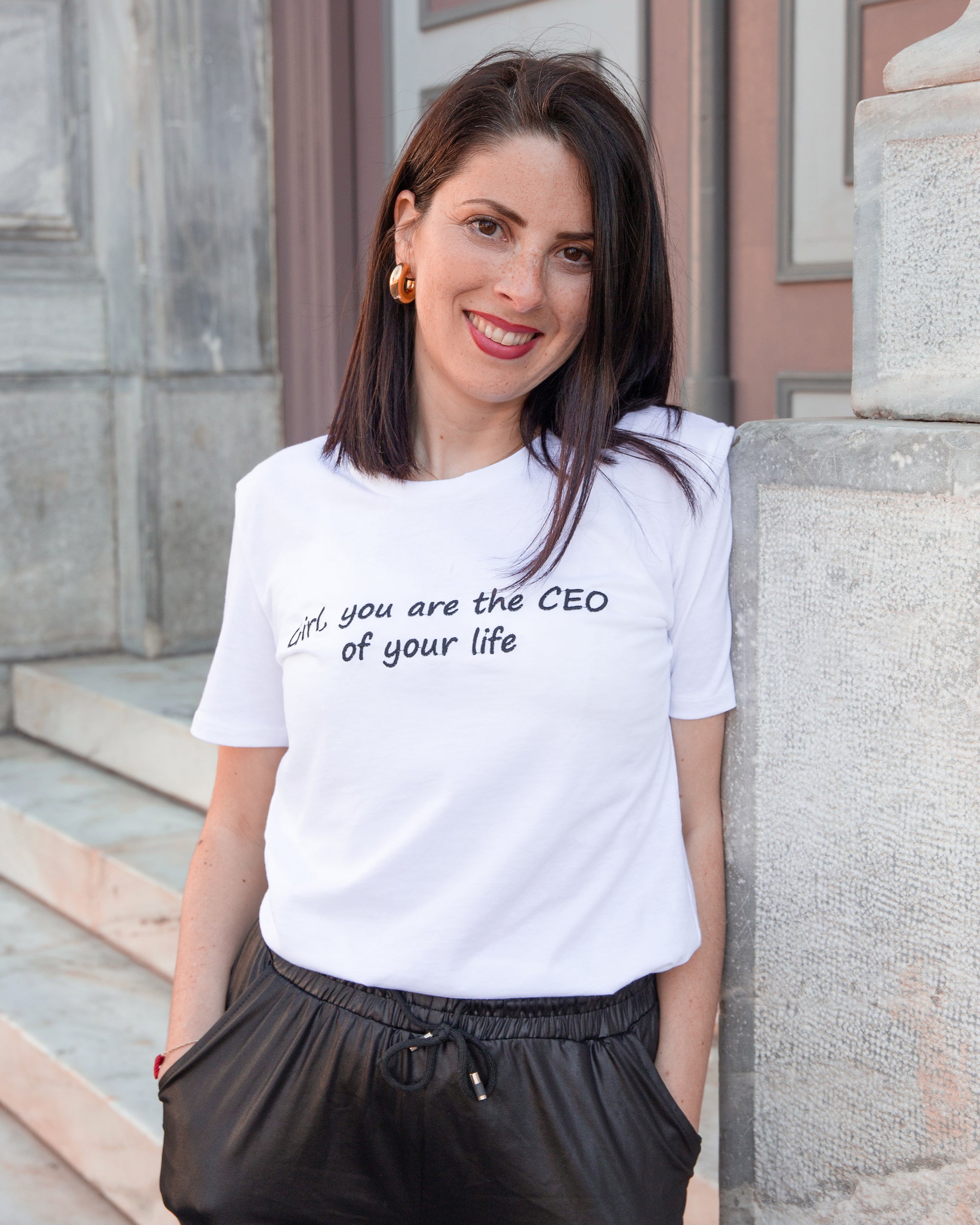 ROUND NECKLINE T-SHIRT