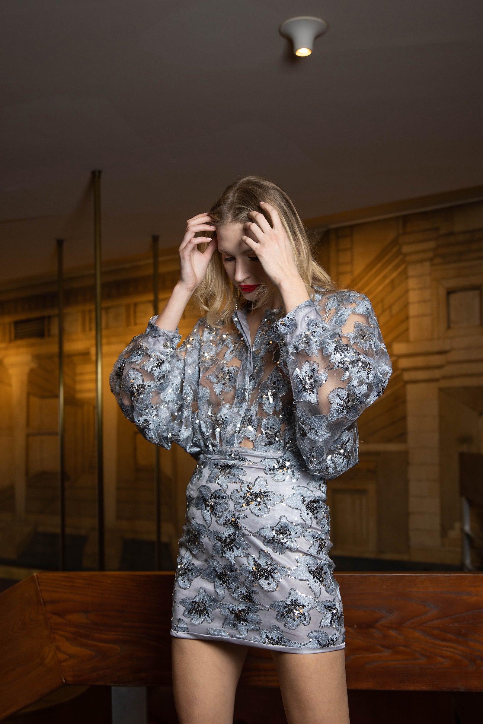 Mini φούστα φλοράλ κεντήματα ασημί παγιέτες